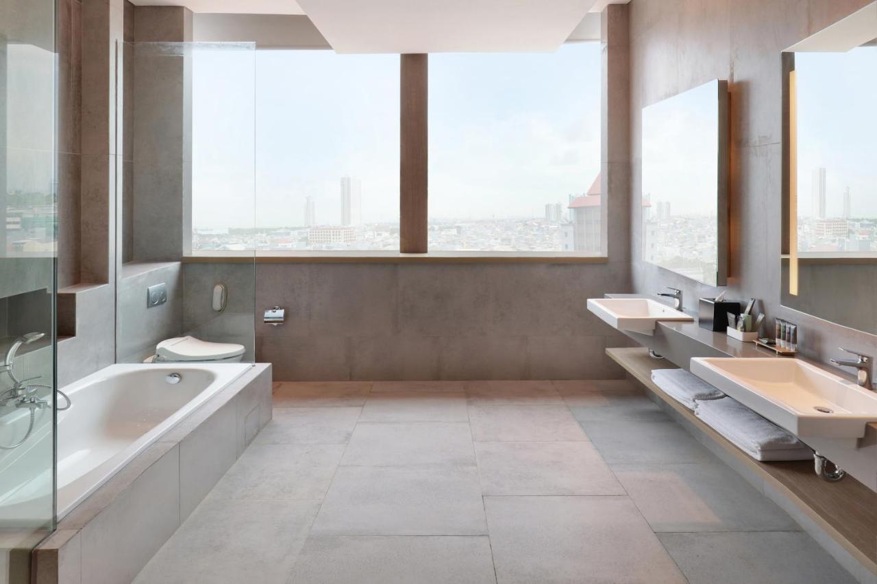 Deluxe Suite Premier Floor