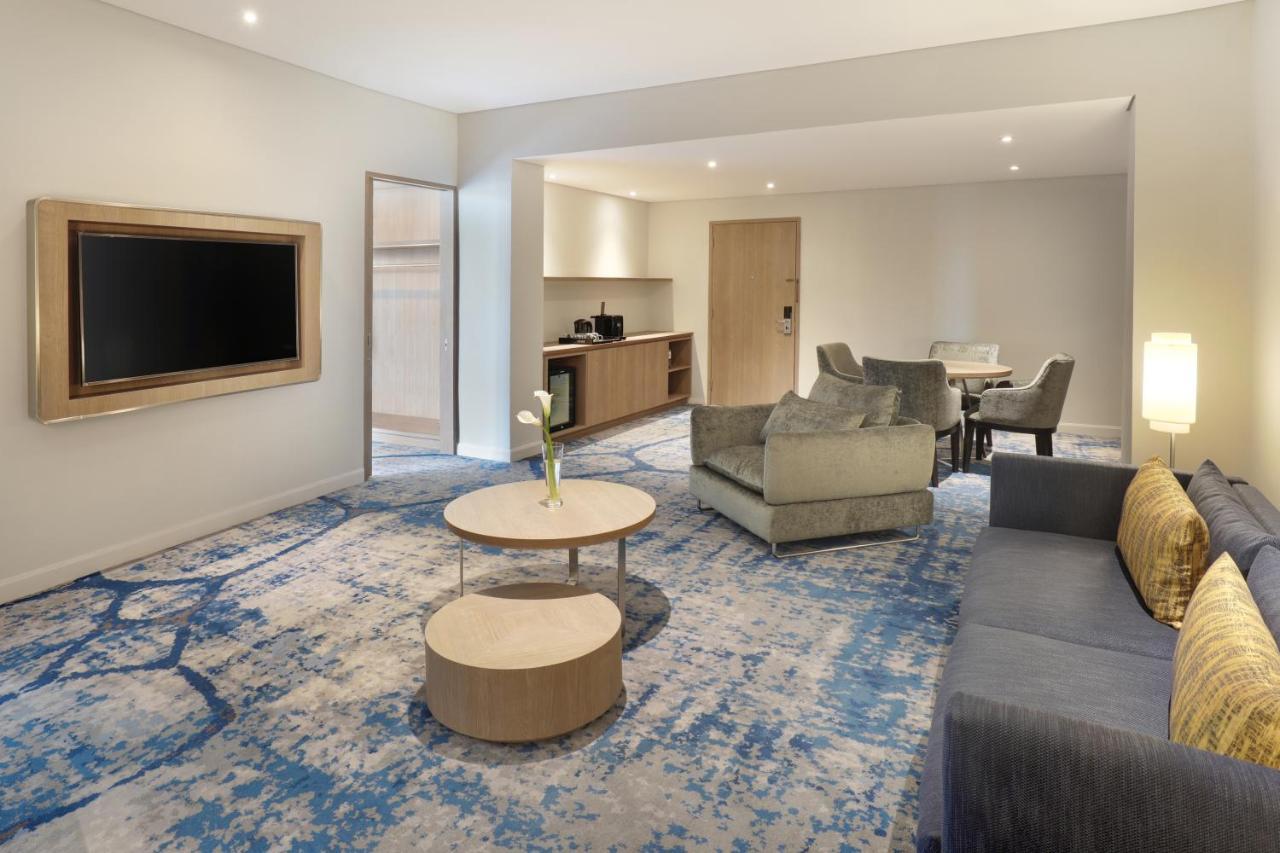Deluxe Suite Premier Floor