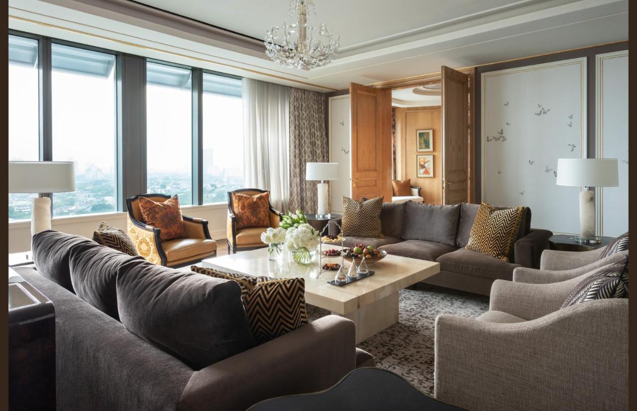 One-Bedroom Ambassador Suite