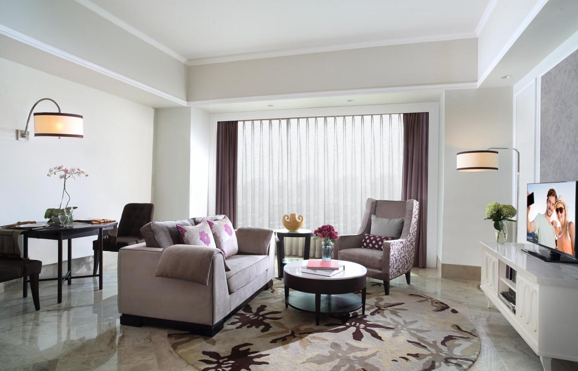 Premier One-Bedroom Apartment