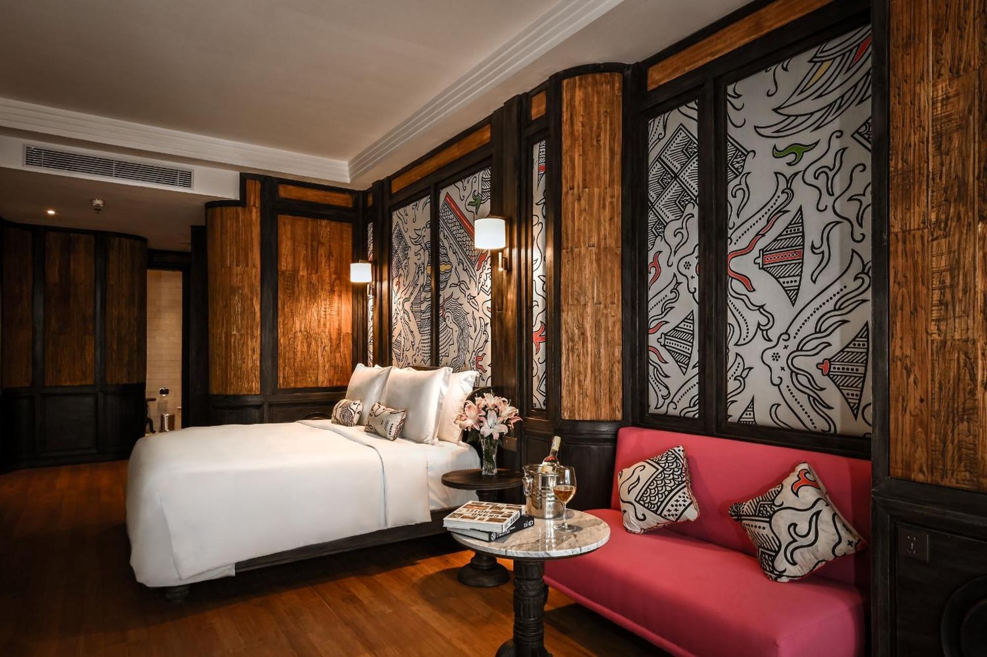 Orient Room King Bed
