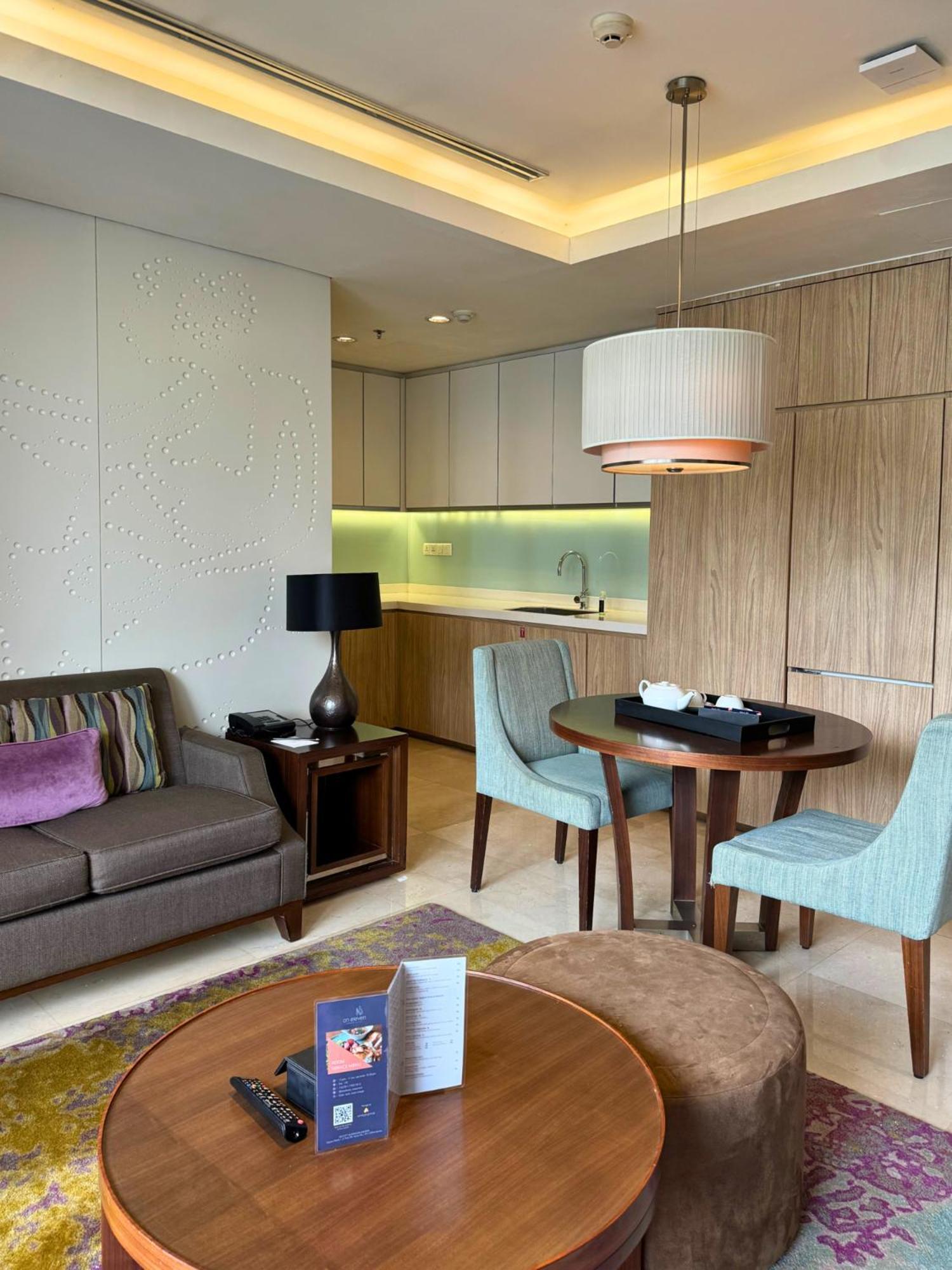 Deluxe One-Bedroom Apartment