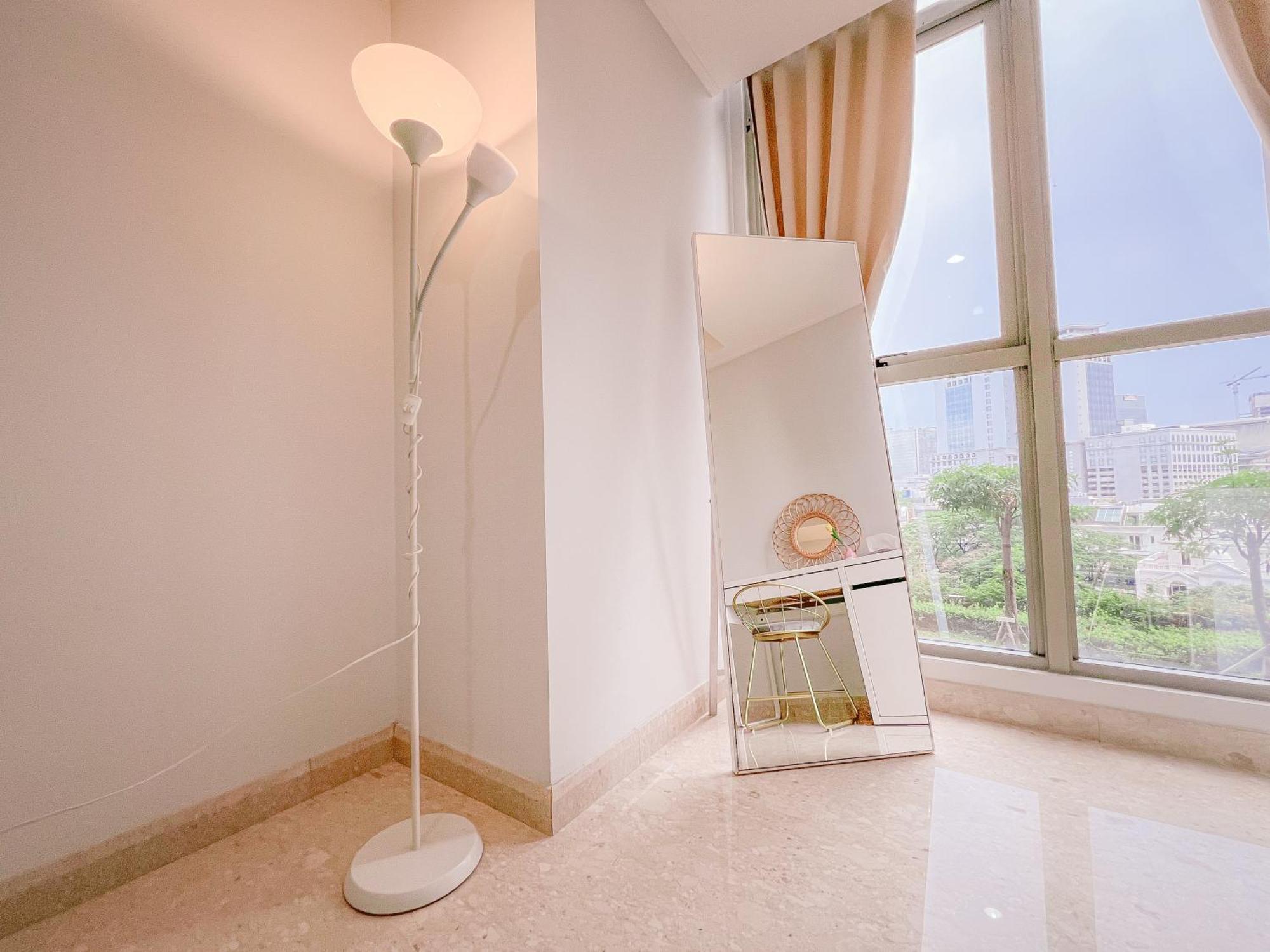 Superior One-Bedroom Apartment Balcony