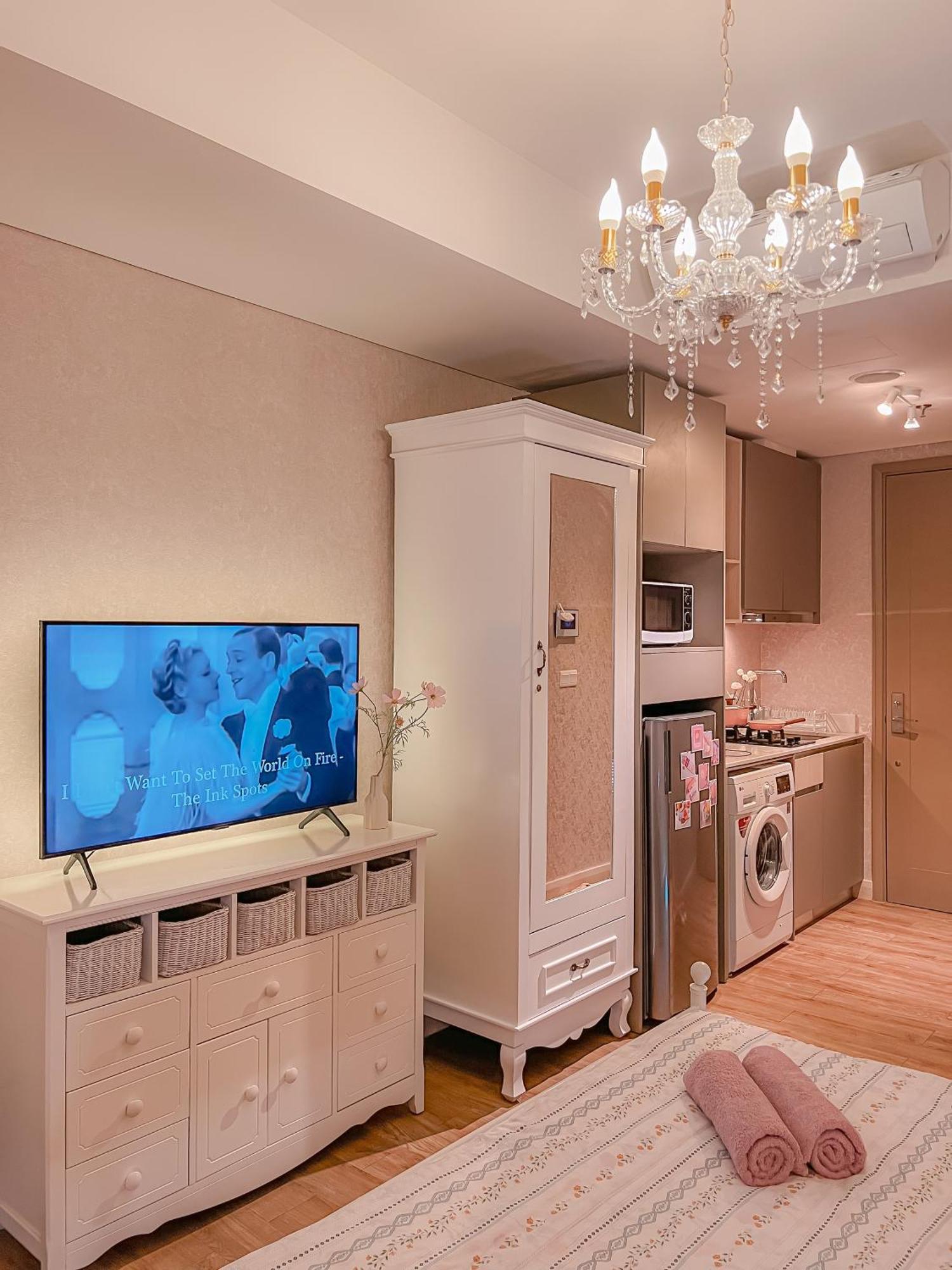 Deluxe Queen Studio