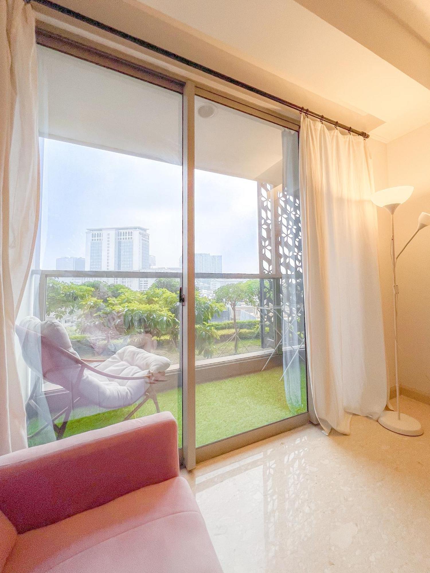 Superior One-Bedroom Apartment Balcony