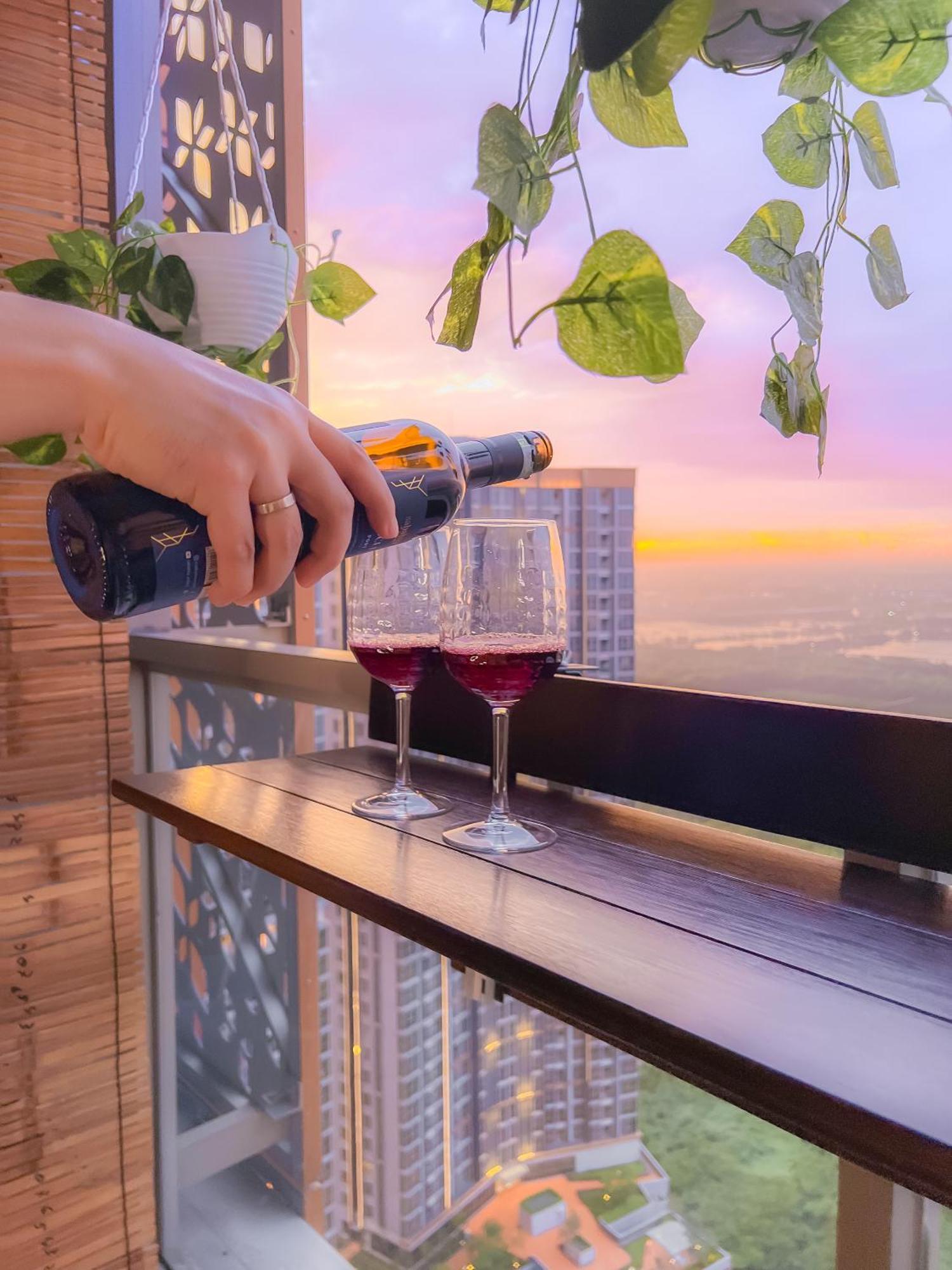 One-Bedroom Apartment Balcony Sea View