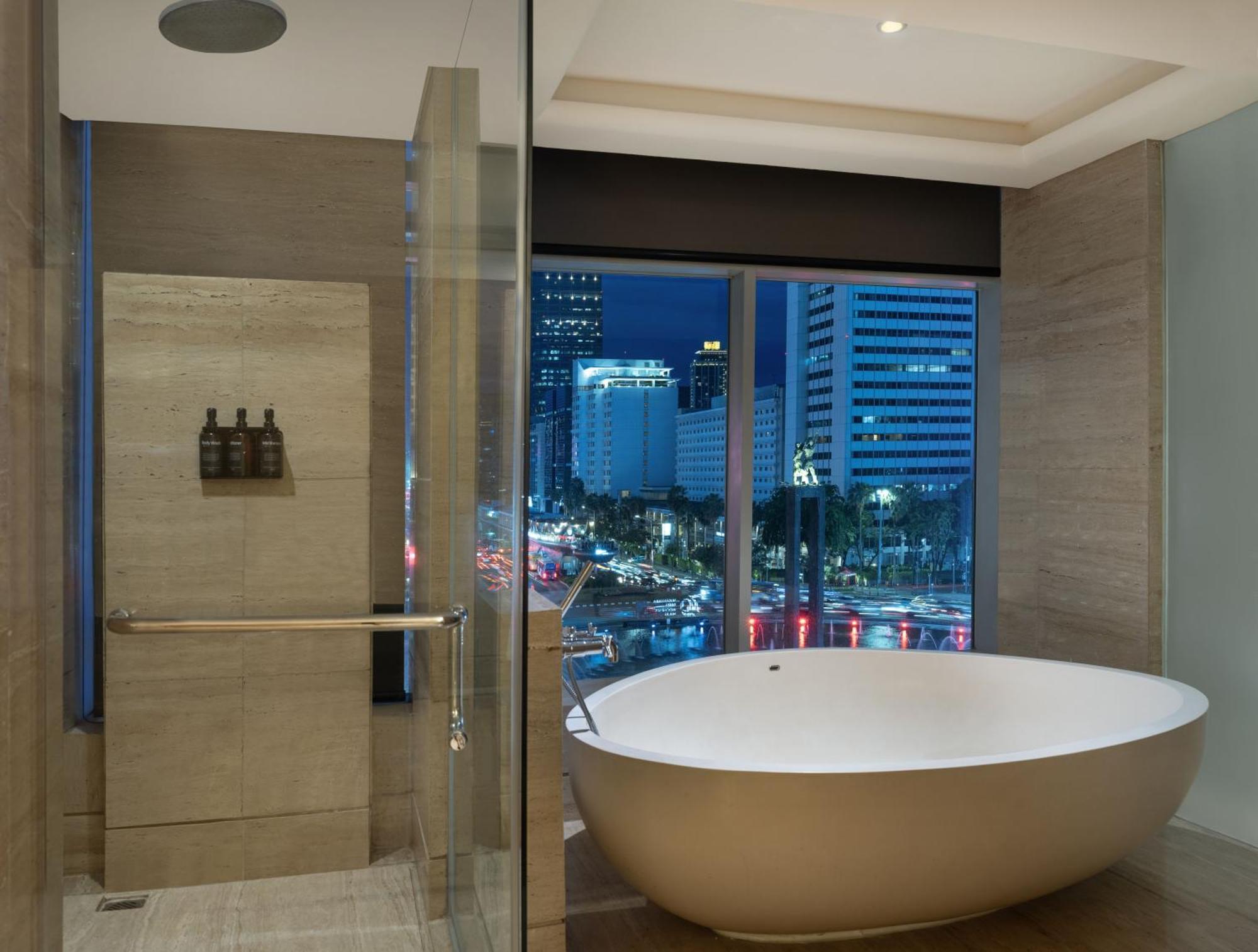 Grand Deluxe King Bundaran HI View