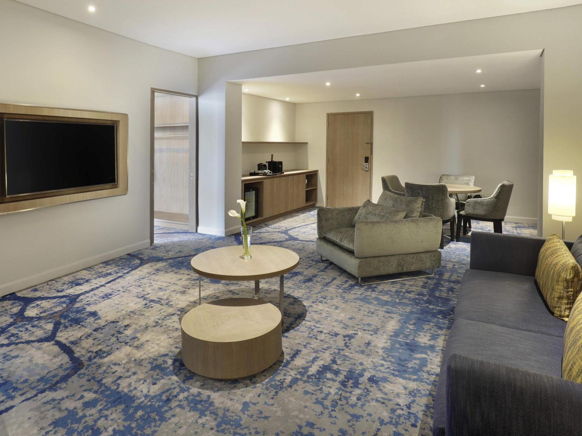 Deluxe Suite Premier Floor
