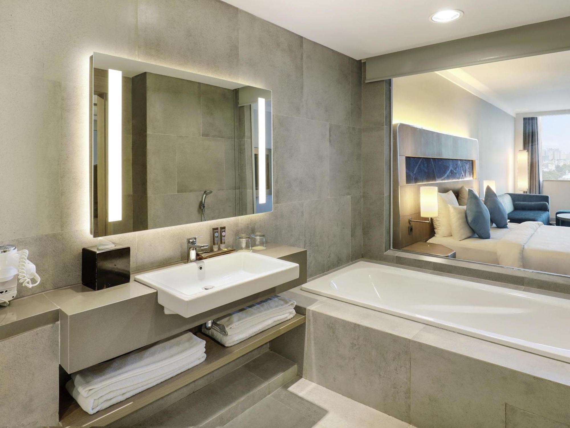 Deluxe Executive King Room