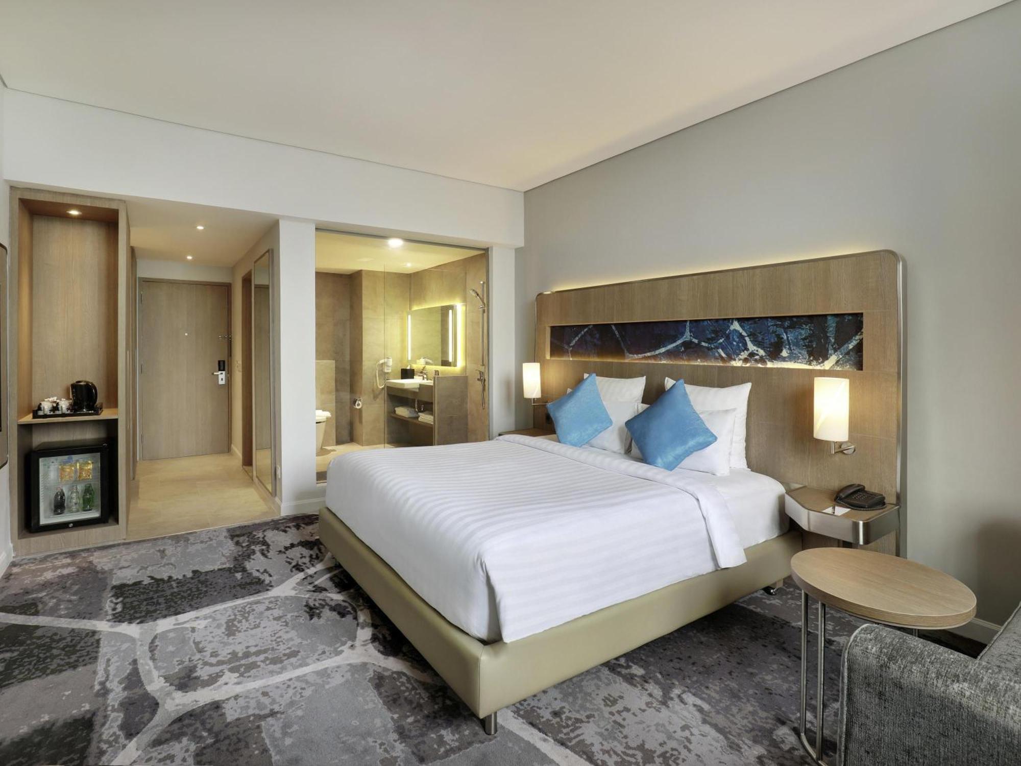 Premier Floor Deluxe King Room