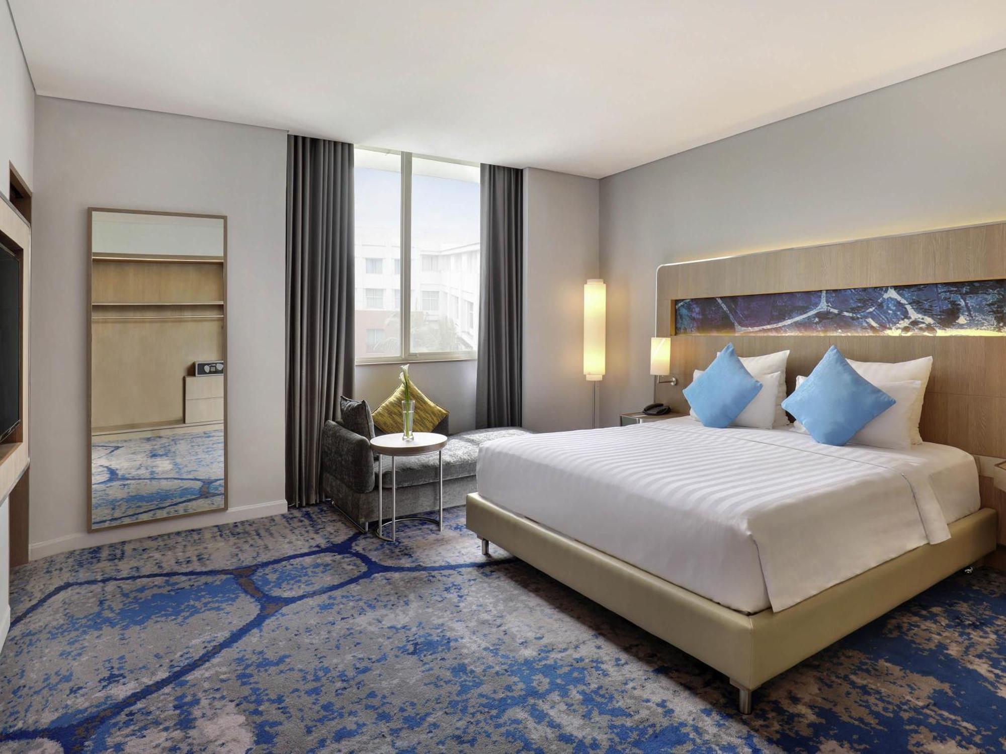 Deluxe Suite Premier Floor