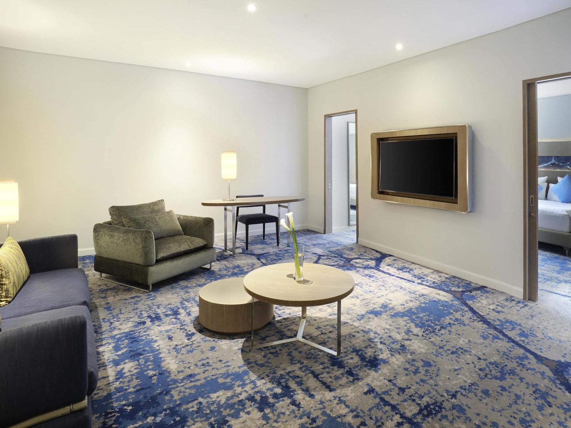 Deluxe Suite Premier Floor