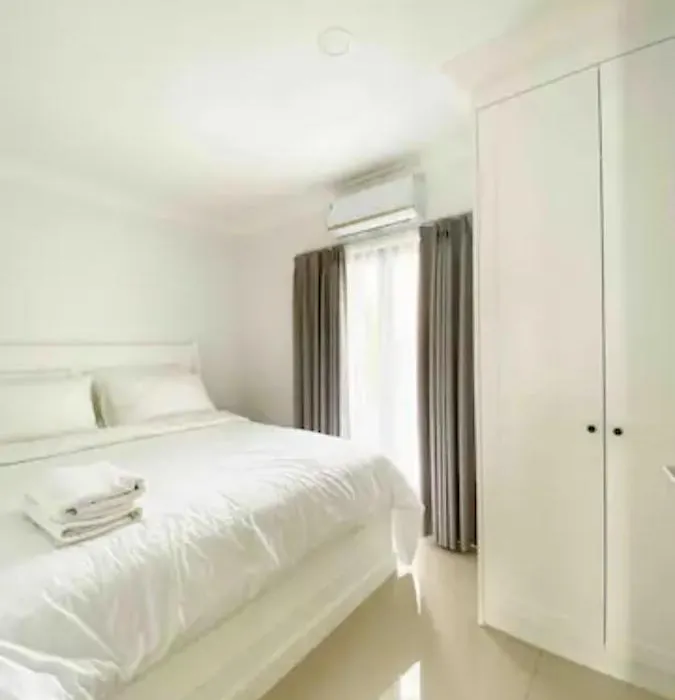 Loewys Home Tanjung Duren Jakarta Barat-1