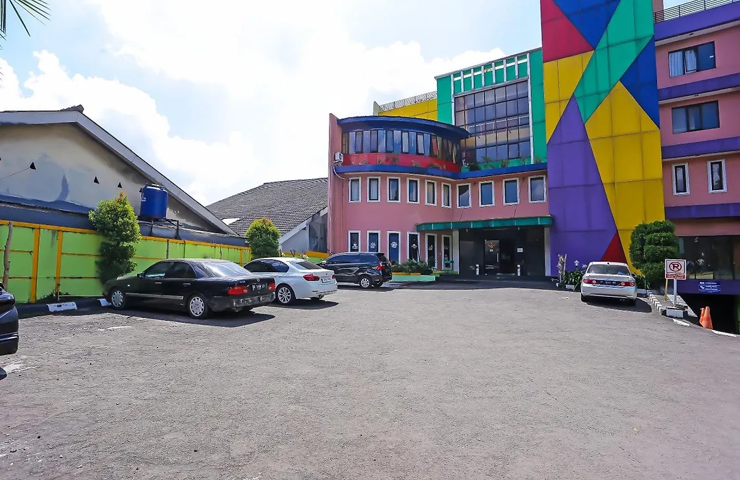Townhouse OAK Hotel Fiducia Pasar Minggu-1