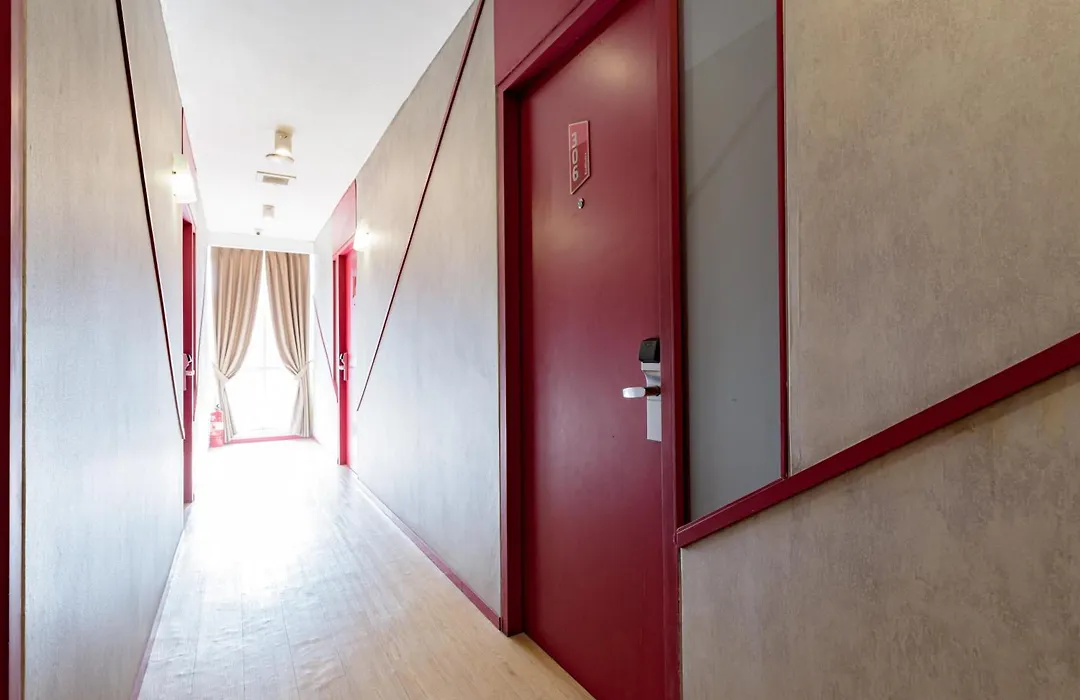 Reddoorz Plus @ Thamrin-1