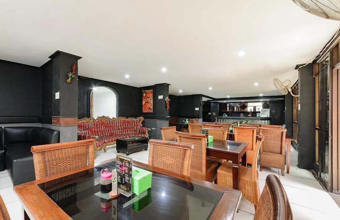RedDoorz Plus near RSCM Jakarta-1