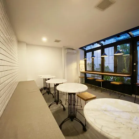 Loewys Home Tanjung Duren Jakarta Barat-2