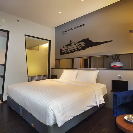 Cabin Hotel-2