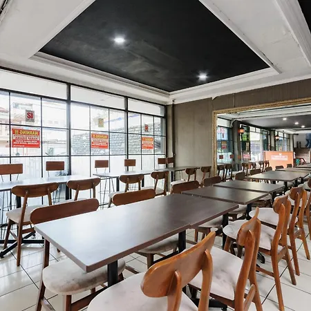 RedDoorz Plus near RSCM Jakarta-2