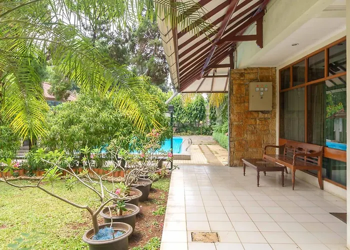 RedDoorz Plus near Kemang Raya Jakarta, Indonesia