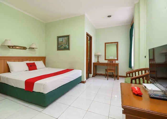 RedDoorz Plus near Kemang Raya