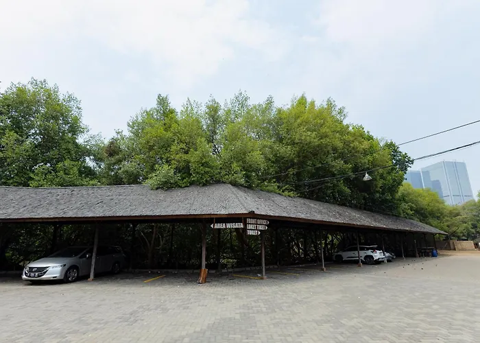 RedDoorz Resort @ Taman Wisata Mangrove