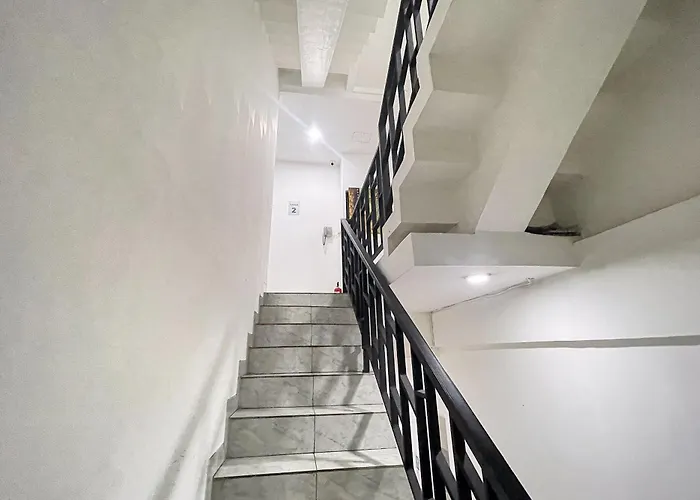Reddoorz Hotel Capsule At Batu Tulis Jakarta, Indonesia
