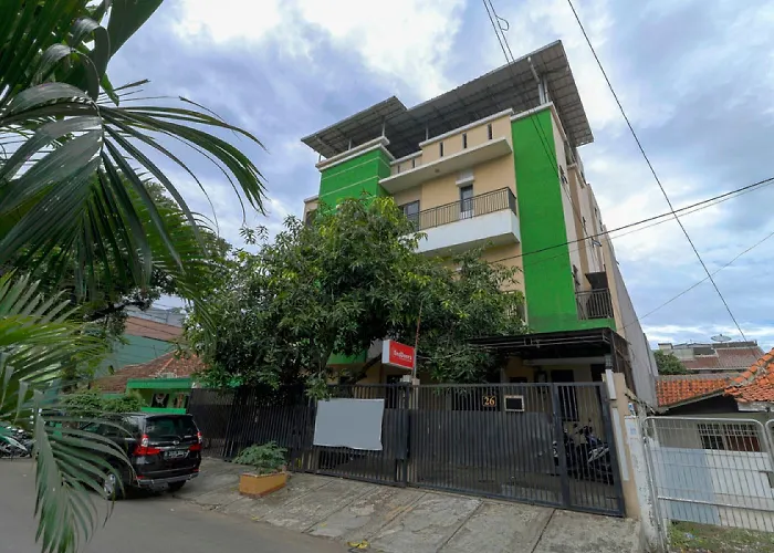 Reddoorz Plus Near Trisakti University