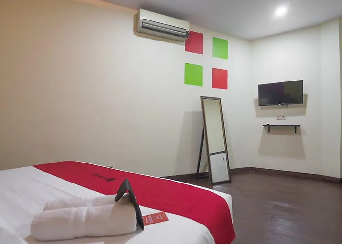 RedDoorz near ITC Mangga Dua Hotel Jakarta, Indonesia
