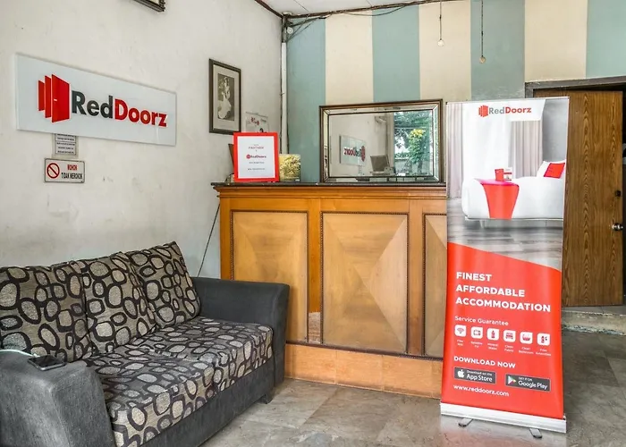 RedDoorz Near Plaza Senayan