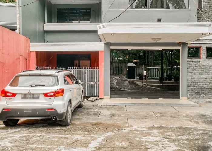 RedDoorz Near Plaza Senayan