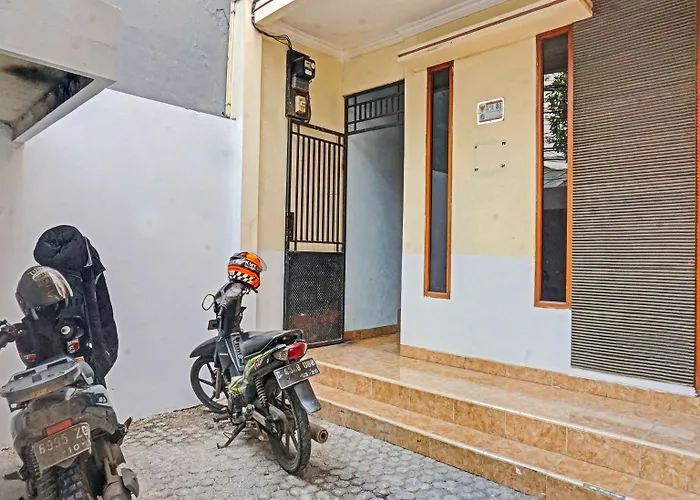 Super Oyo 91535 J&B Rooms Tomang Jakarta, Indonesia