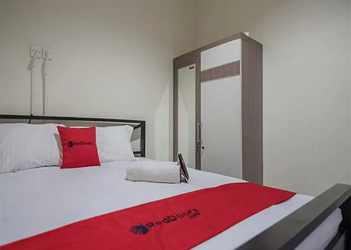 RedDoorz Plus near Semanggi