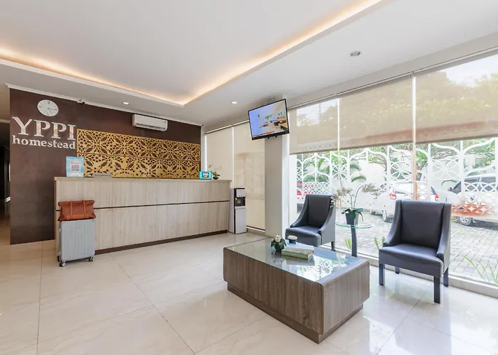 RedDoorz Plus near Lippo Mall Kemang 2