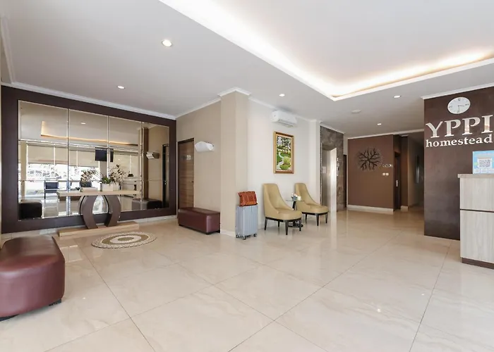 RedDoorz Plus near Lippo Mall Kemang 2
