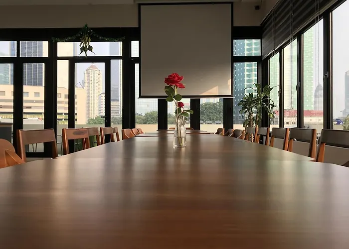 Eightin Hotel Sudirman Jakarta