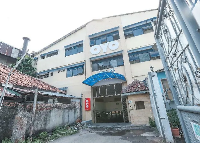 Oyo 169 Kuningan 21