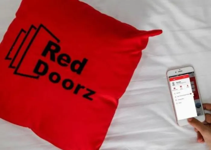 Reddoorz Plus Near Rs Harapan Kita Jakarta, Indonesia